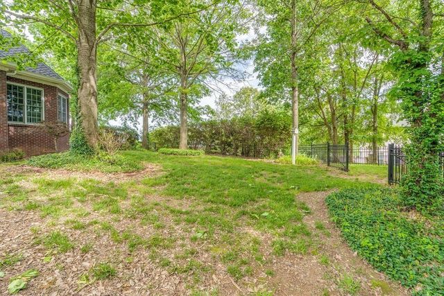 2081 Mossy Oak Cir, Clarksville, TN 37043