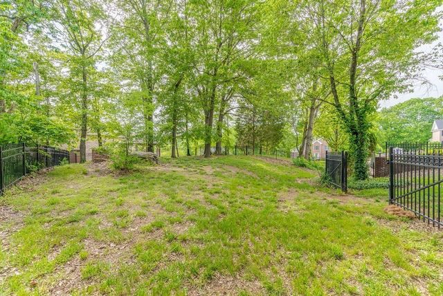 2081 Mossy Oak Cir, Clarksville, TN 37043