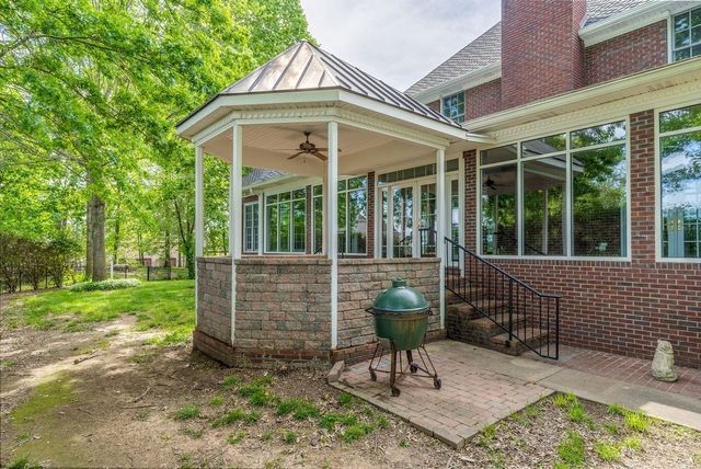 2081 Mossy Oak Cir, Clarksville, TN 37043