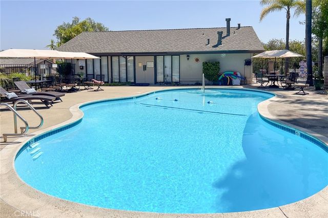 1400 Market, Vista, CA 92084