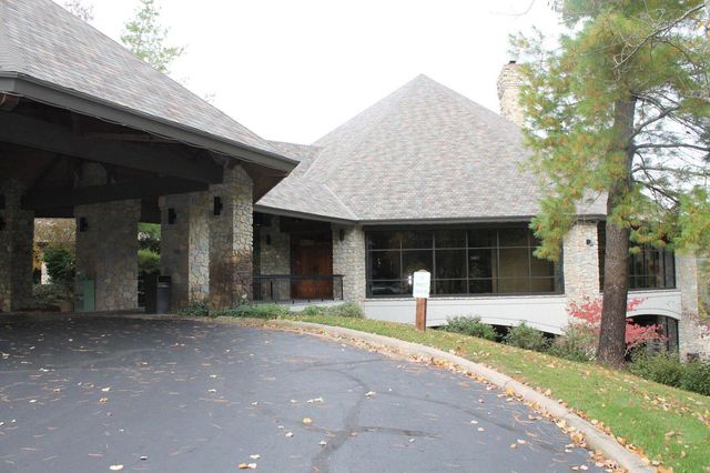 415 Silverwood Circle, Branson West, MO 65737