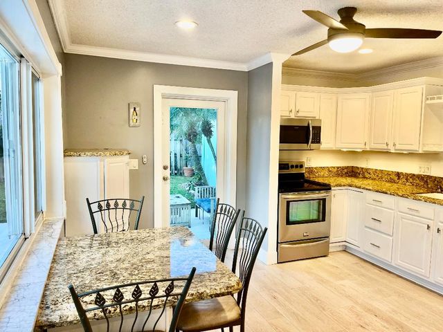 2631 SW 4th Street, Boynton Beach, FL 33435