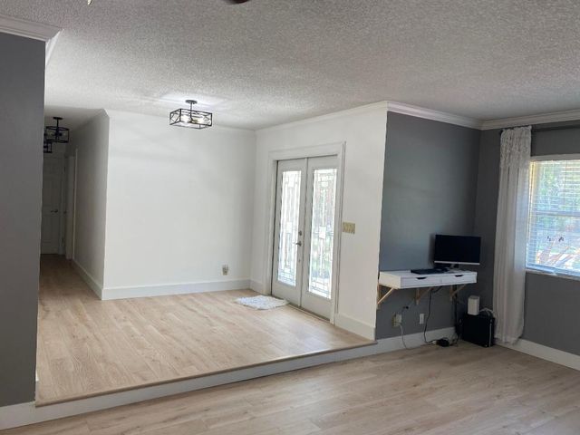 2631 SW 4th Street, Boynton Beach, FL 33435