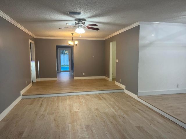 2631 SW 4th Street, Boynton Beach, FL 33435