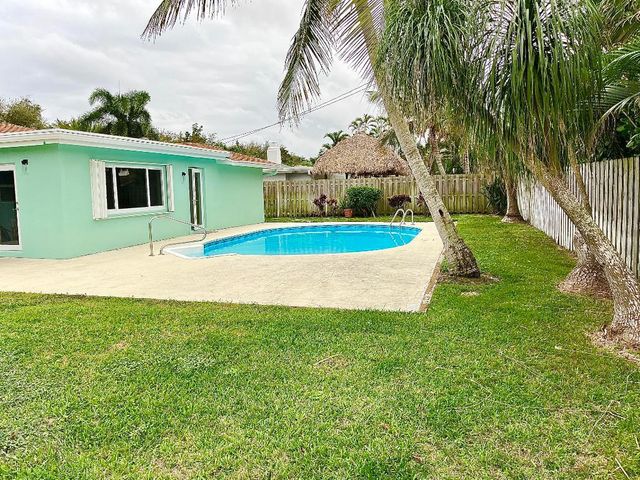 2631 SW 4th Street, Boynton Beach, FL 33435