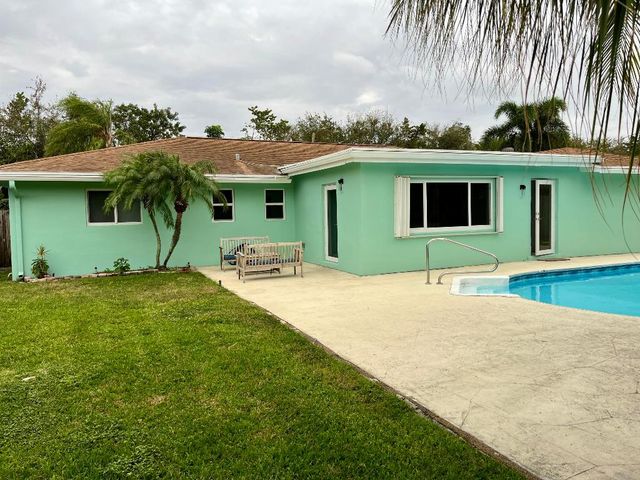 2631 SW 4th Street, Boynton Beach, FL 33435