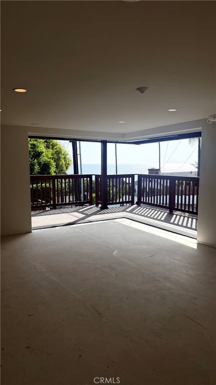 Image 5 of property listing at 2007 S. Coast Highway D, Laguna Beach, CA 92651