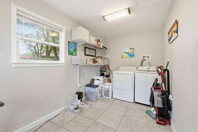 12 10th Street, Shalimar, FL 32579