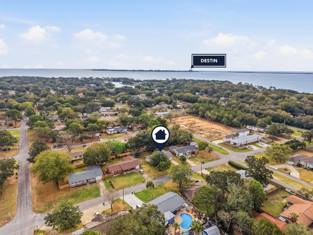 12 10th Street, Shalimar, FL 32579