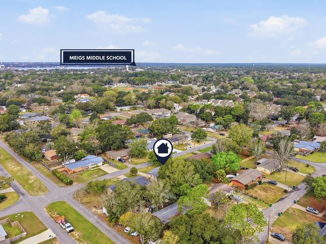 12 10th Street, Shalimar, FL 32579