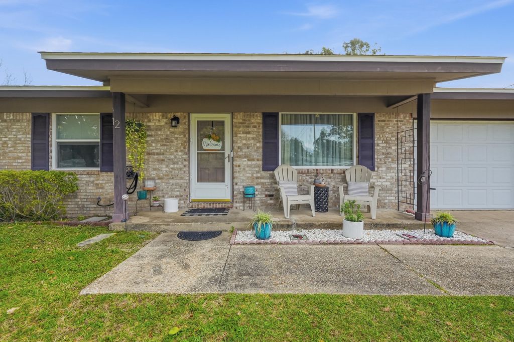 12 10th Street, Shalimar, FL 32579