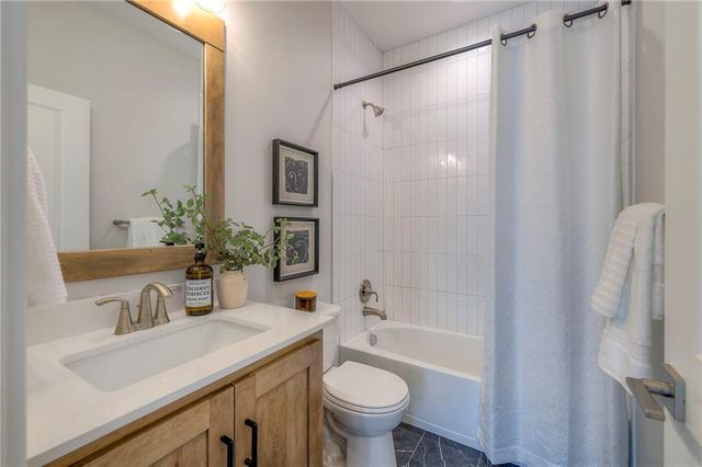 15309 W 173rd Terrace, Olathe, KS 66062