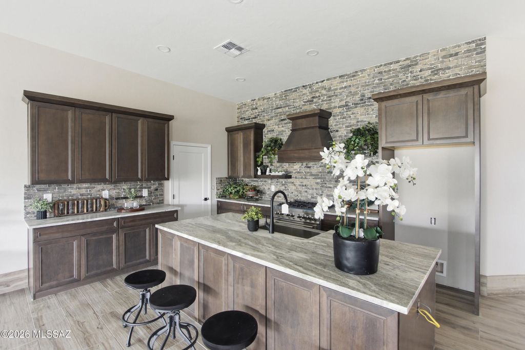 Image 10 of property listing at 18565 S Sonoita Highway, Vail, AZ 85641