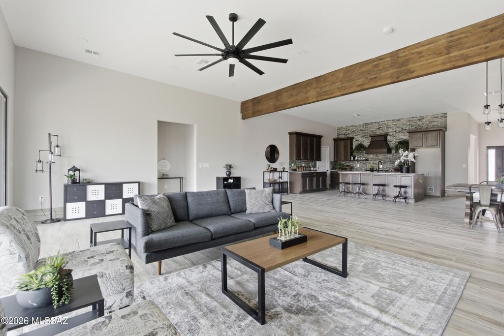 Image 14 of property listing at 18565 S Sonoita Highway, Vail, AZ 85641