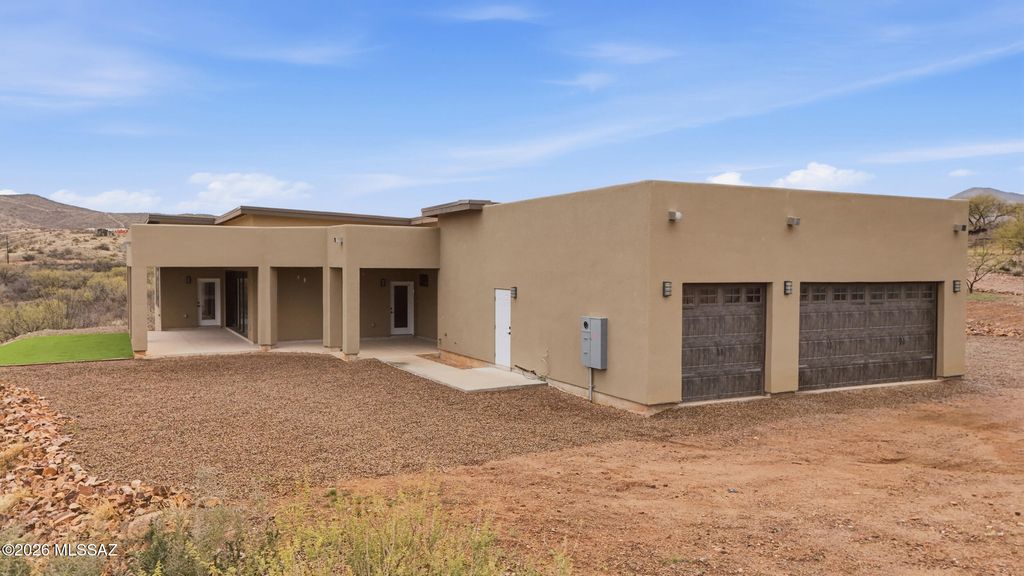 Image 4 of property listing at 18565 S Sonoita Highway, Vail, AZ 85641