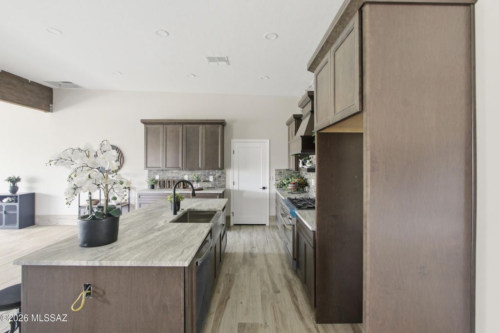 Image 9 of property listing at 18565 S Sonoita Highway, Vail, AZ 85641