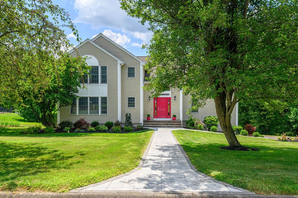 20 Laura Drive, Danbury, CT 06811