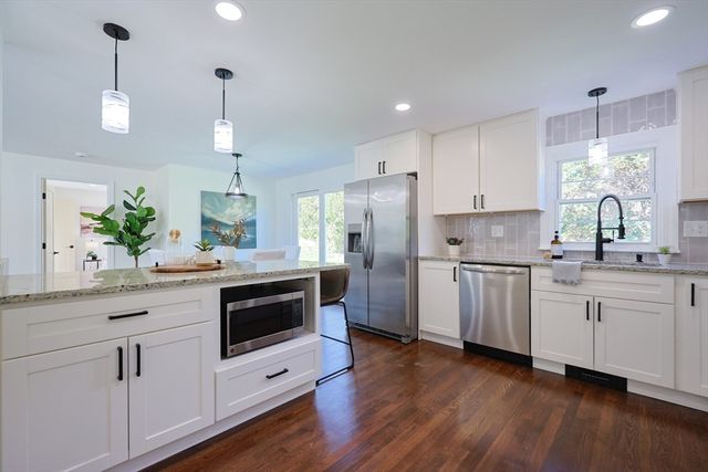 76 Belmont Rd, Leominster, MA 01453