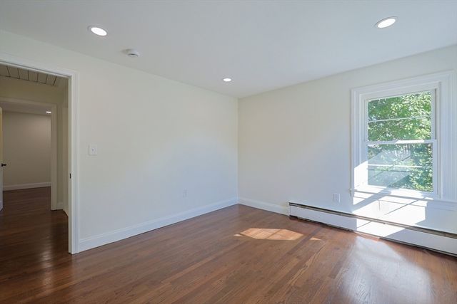 76 Belmont Rd, Leominster, MA 01453