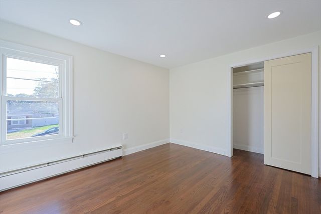 76 Belmont Rd, Leominster, MA 01453
