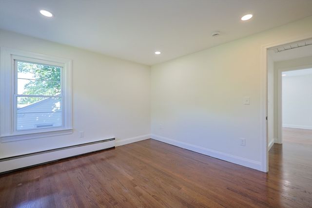 76 Belmont Rd, Leominster, MA 01453