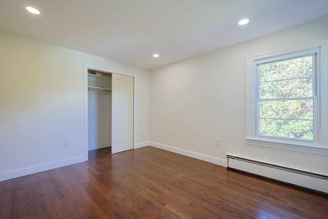 76 Belmont Rd, Leominster, MA 01453