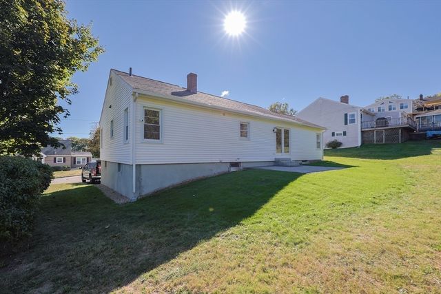 76 Belmont Rd, Leominster, MA 01453