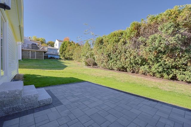 76 Belmont Rd, Leominster, MA 01453