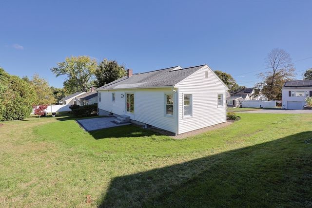 76 Belmont Rd, Leominster, MA 01453