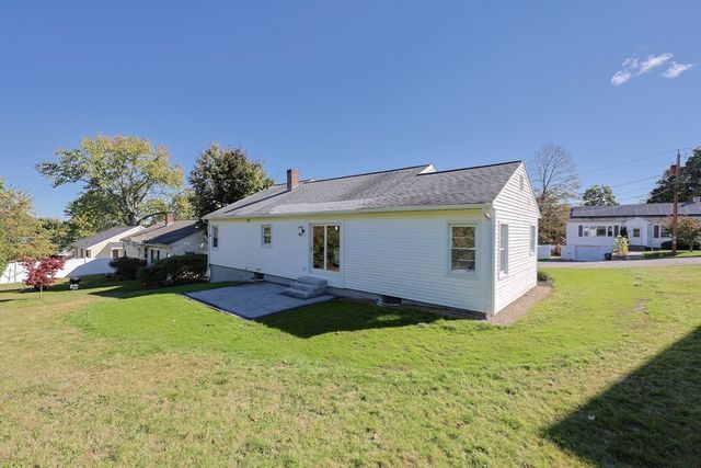 76 Belmont Rd, Leominster, MA 01453