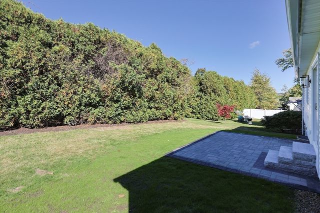 76 Belmont Rd, Leominster, MA 01453