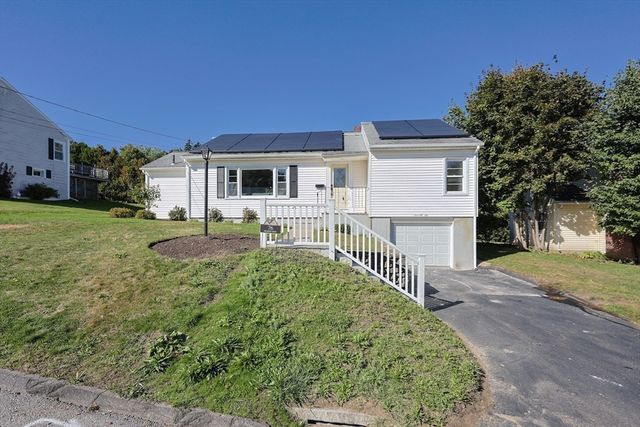 76 Belmont Rd, Leominster, MA 01453