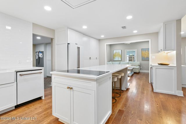 4408 Deer Creek Drive, Jackson, MS 39211