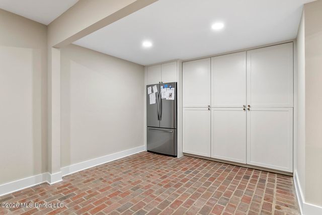 4408 Deer Creek Drive, Jackson, MS 39211
