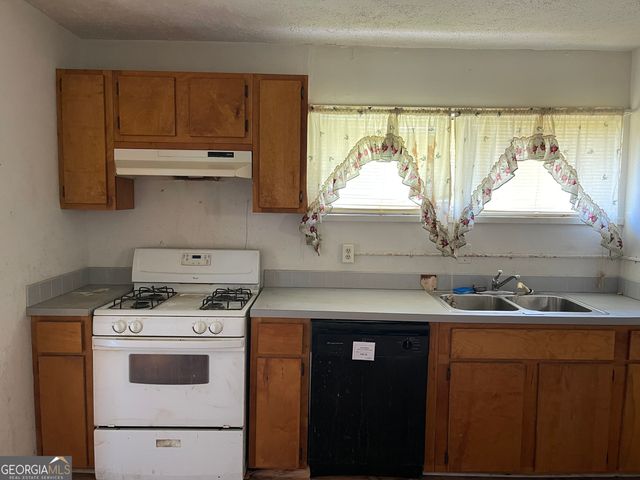 486 Denham Street, Riverdale, GA 30274
