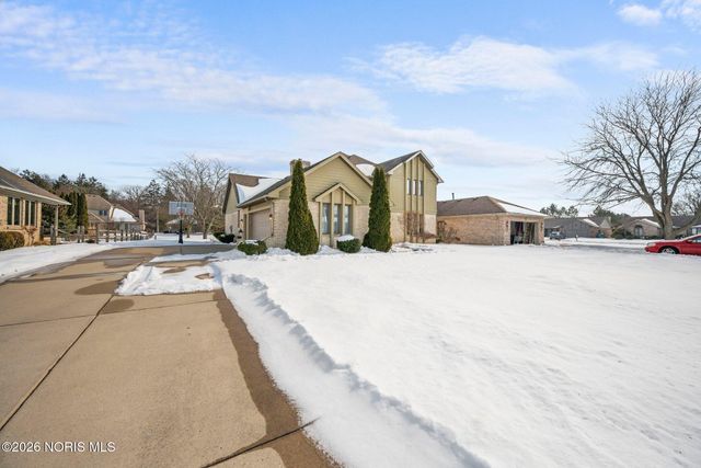 703 Anmarie Court, Oregon, OH 43616