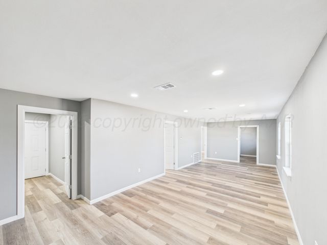 1100 E Kingsmill Avenue, Pampa, TX 79065