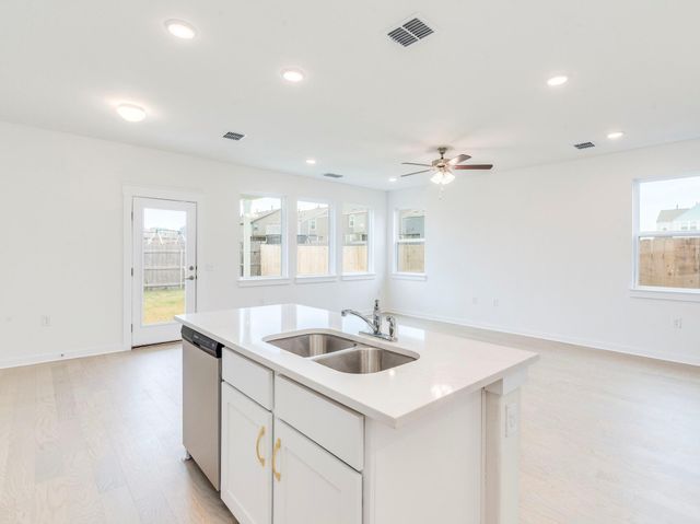 7209 Grenadine Bloom BND B, Del Valle, TX 78617