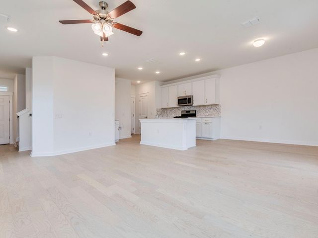 7209 Grenadine Bloom BND B, Del Valle, TX 78617