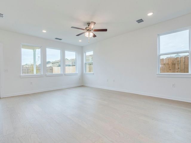 7209 Grenadine Bloom BND B, Del Valle, TX 78617