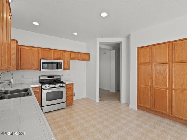 805 Sauvignon Drive, Reno, NV 89506