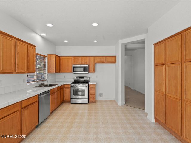 805 Sauvignon Drive, Reno, NV 89506