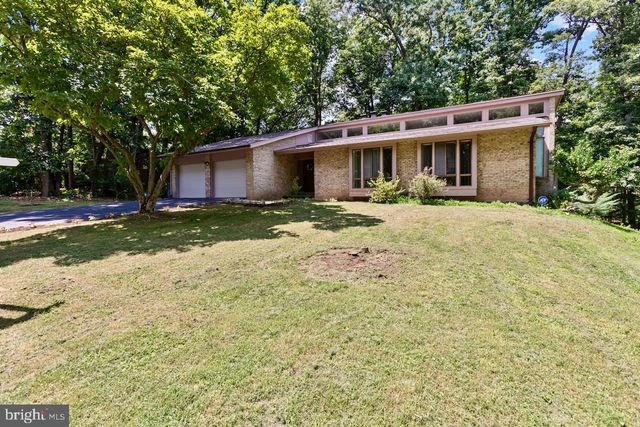1404 WOLFTRAP RUN RD, Vienna, VA 22182