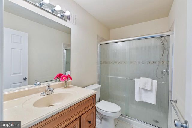 1404 WOLFTRAP RUN RD, Vienna, VA 22182