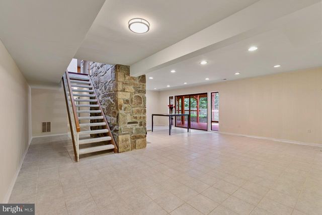 1404 WOLFTRAP RUN RD, Vienna, VA 22182