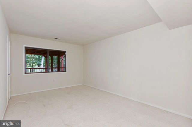 1404 WOLFTRAP RUN RD, Vienna, VA 22182