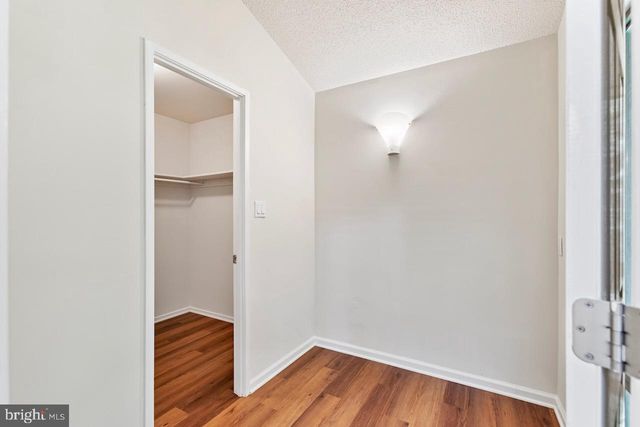 1404 WOLFTRAP RUN RD, Vienna, VA 22182