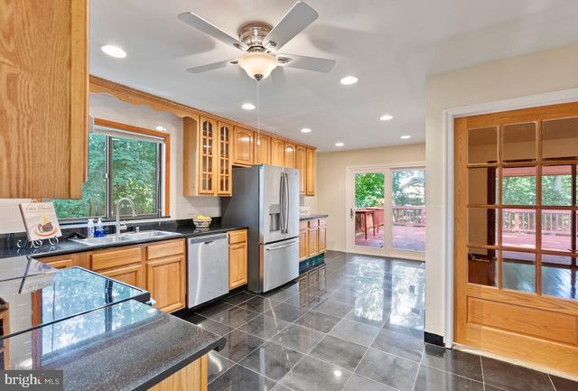 1404 WOLFTRAP RUN RD, Vienna, VA 22182