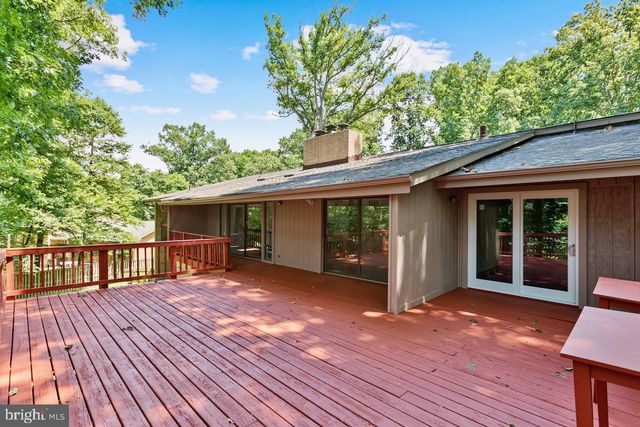 1404 WOLFTRAP RUN RD, Vienna, VA 22182