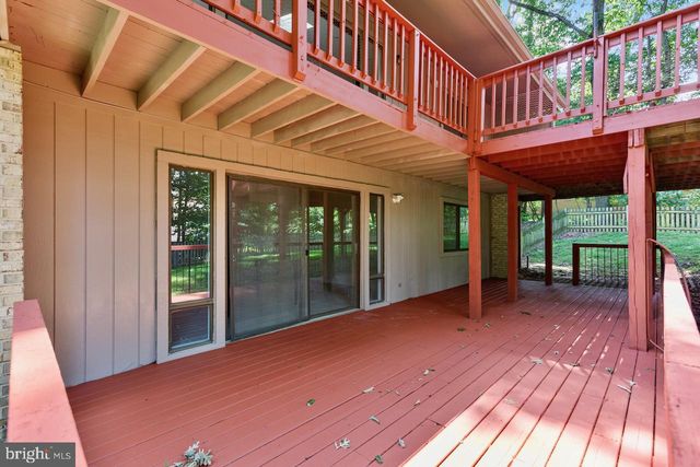 1404 WOLFTRAP RUN RD, Vienna, VA 22182